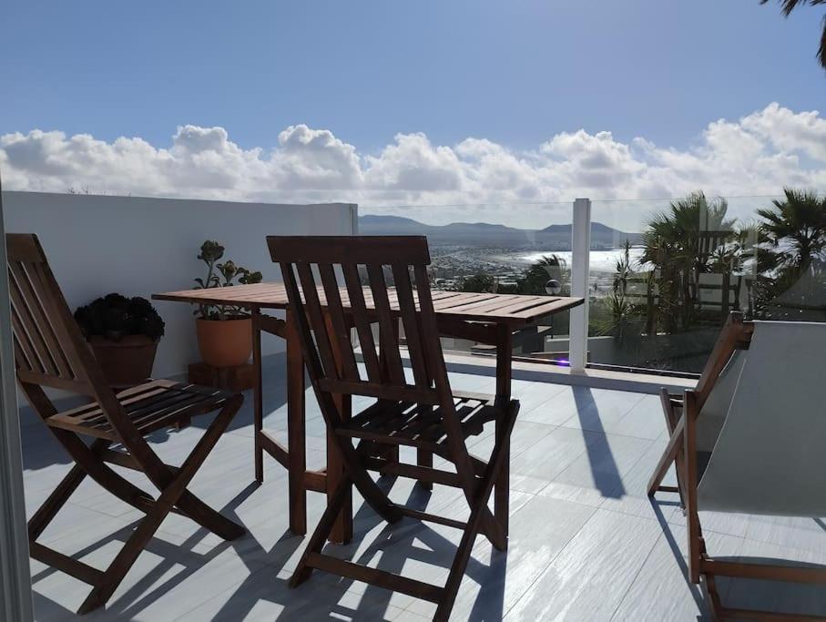 Apartamento 360 View To Ocean And Cliffs Famara Exterior foto